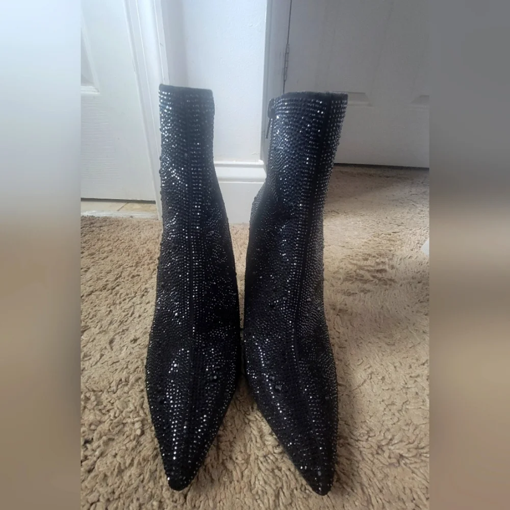 Black boots - Picture 2 of 2